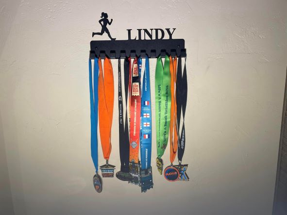 Medal Holder Runner Female